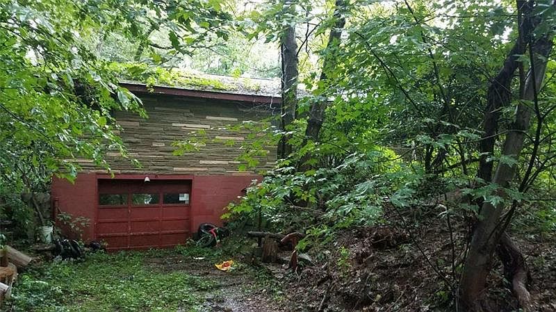 2nd image of 225 Indianola Rd