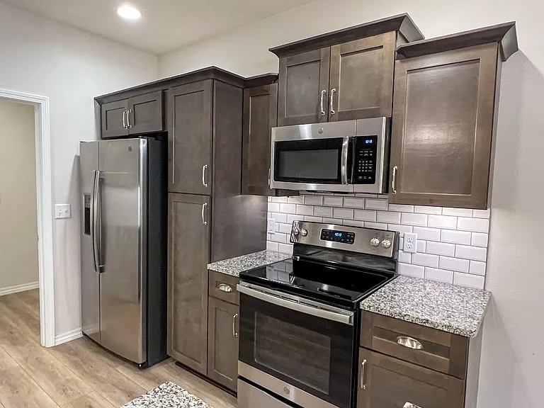 3021 W Cardinal St — Photo 6