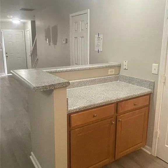 1736 Devon Dr SW — Photo 12