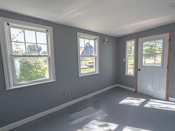 3rd image of 100 Morris Rd