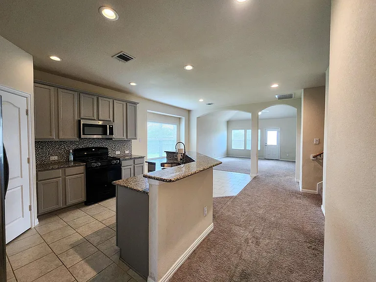 2119 Del Mar Dr — Photo 5