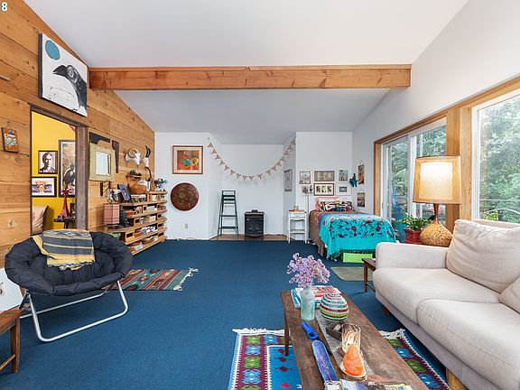 5th image of 2645 NW Neptune Ave
