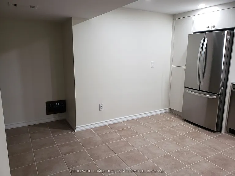 4 Appletree Ct — Photo 11