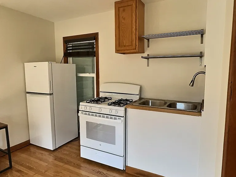 253 Garfield Ave #C — Photo 4