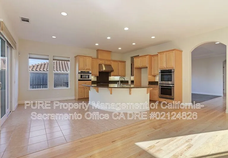 1143 Bevinger Dr — Photo 10