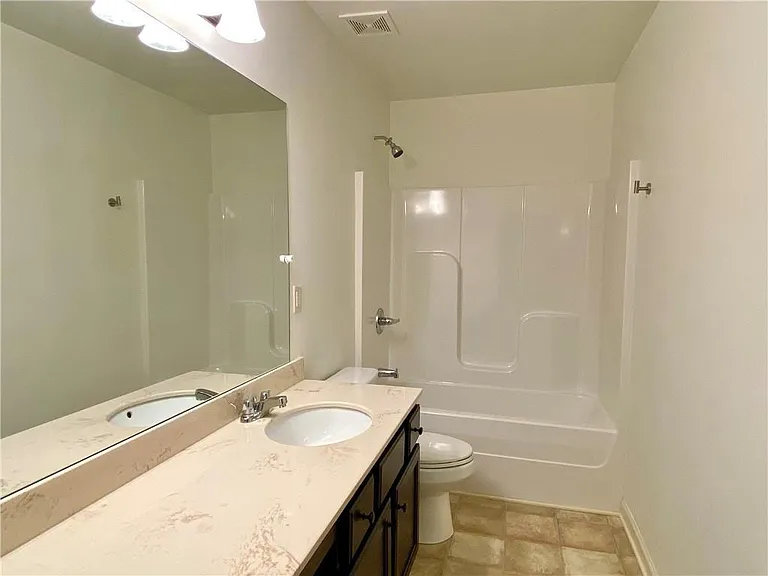 611 Stonehurst Ln — Photo 18