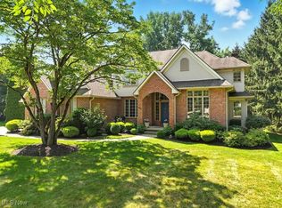 667 White Tail Ridge Dr, Akron, OH 44333