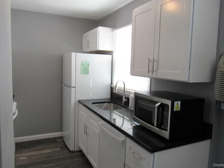 9 Alpine Dr #D — Photo 6