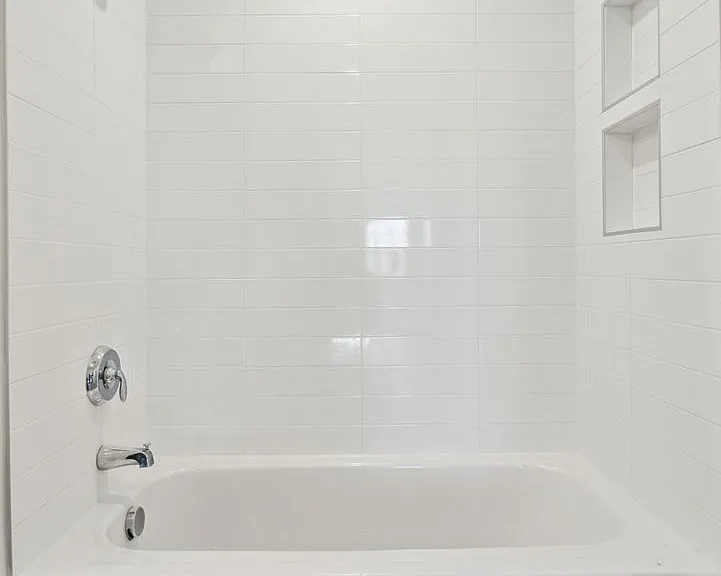 Graduate Pointe — Photo 160