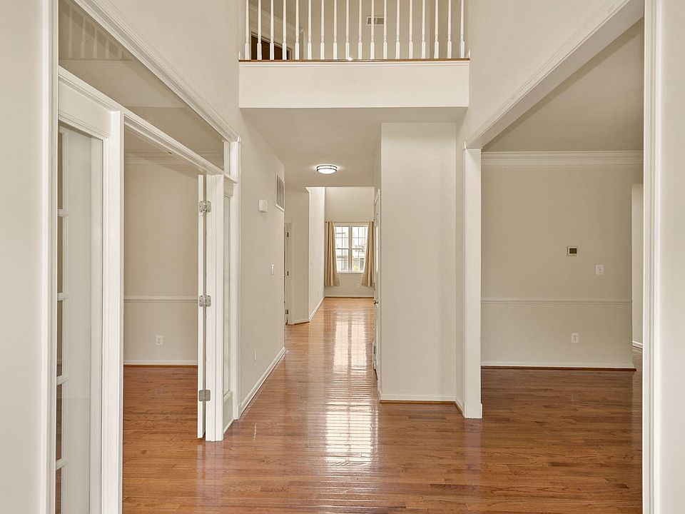 1st image of 22817 Queensbridge Dr