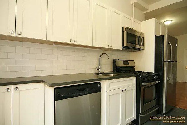 Rented by aptsandlofts.com | media 16