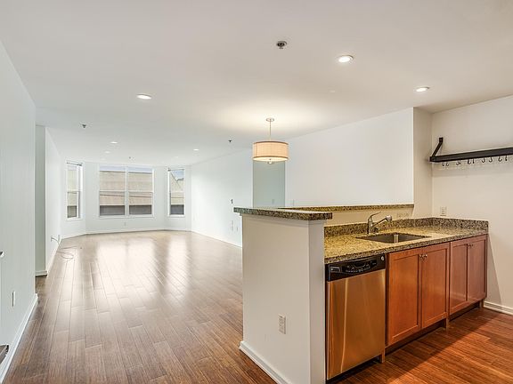 2nd image of 601 Alabama St Unit 407