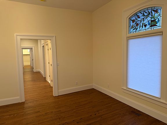 4th image of 87 Edgemont Rd Floor 1