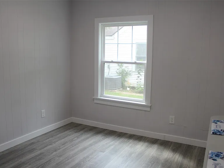 807 Depot St — Photo 2