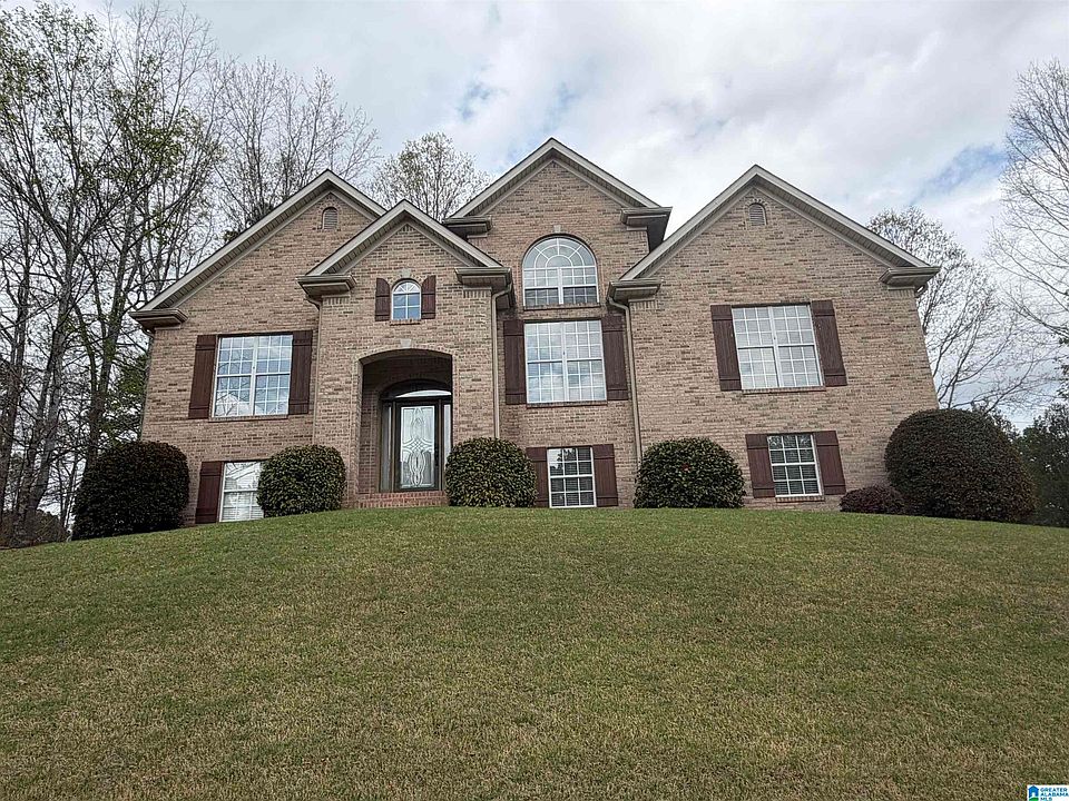 1st image of 221 Woodbridge Trl