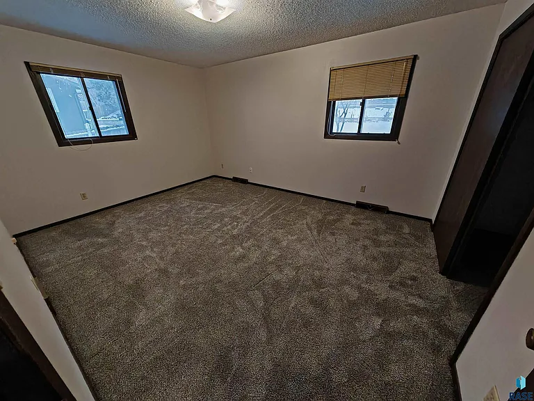 4504 S Cliff Ave — Photo 6