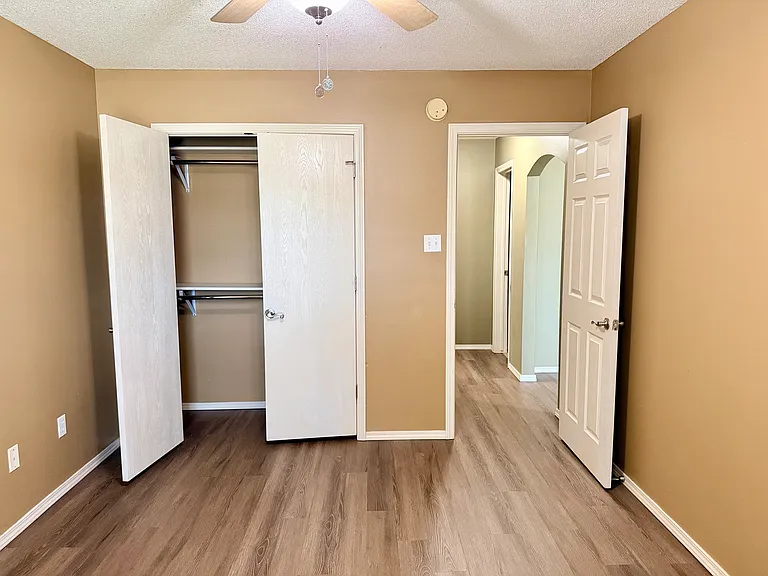 1721 Eastgate Cir — Photo 24