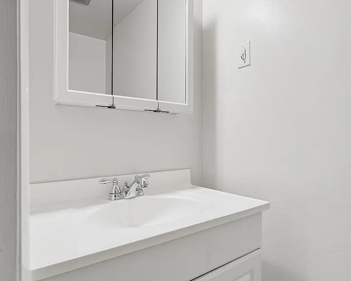 1204 Brethour Ct — Photo 16