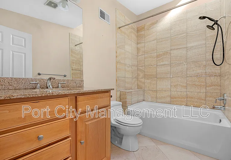 341 S Macon St — Photo 14