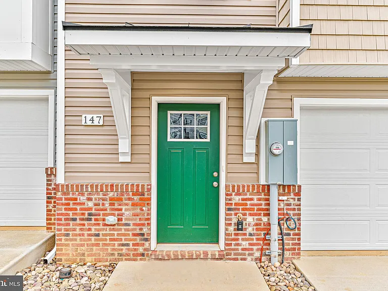 147 Olga Dr — Photo 7