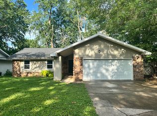 2528 S Collinson Ave, Springfield, MO 65804