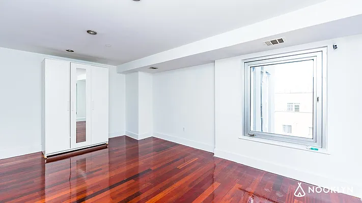 Rented by Nooklyn NYC LLC | media 30