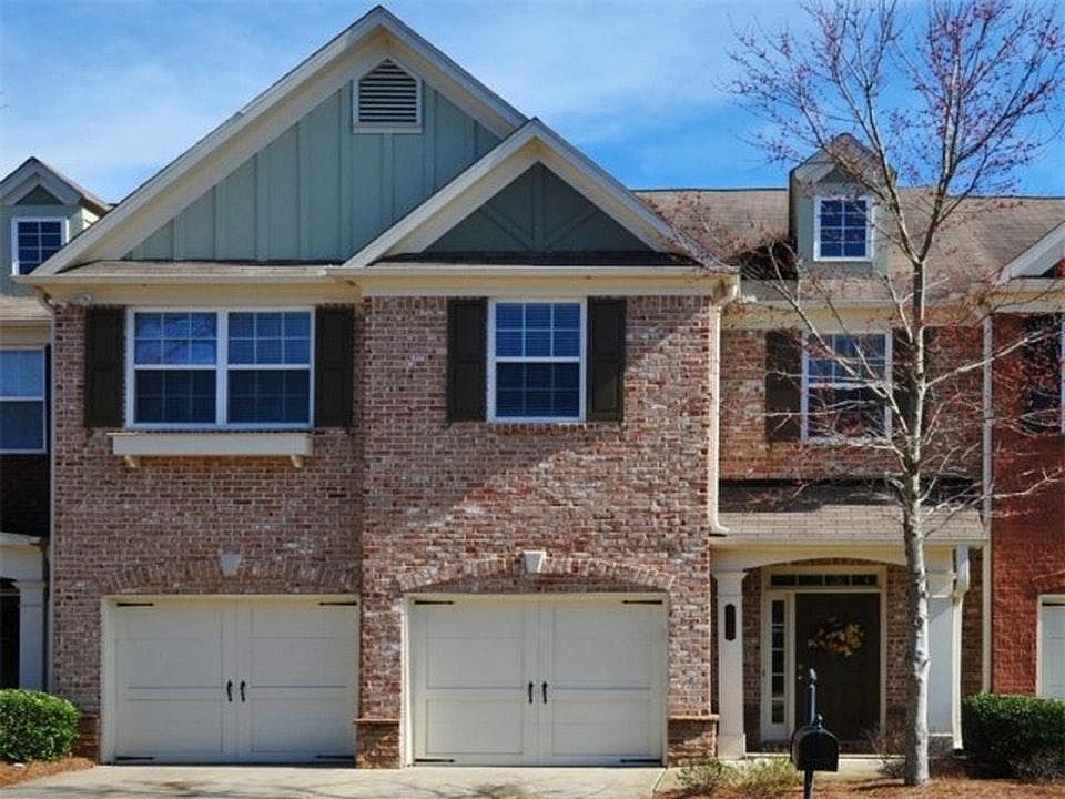 1702 Lexington Dr