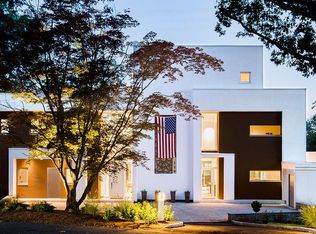 435 Romanock Rd, Fairfield, CT 06825