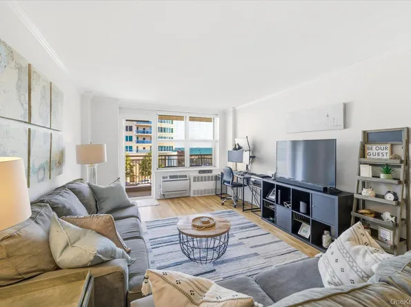 410 E Broadway #4C, Long Beach, NY 11561