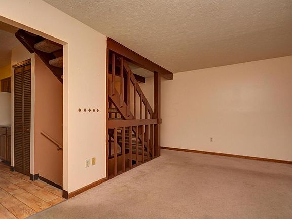 3rd image of 2305 Laurelwood Dr