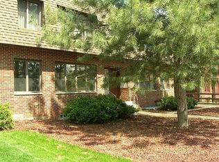 242 W Slade St, Palatine, IL 60067