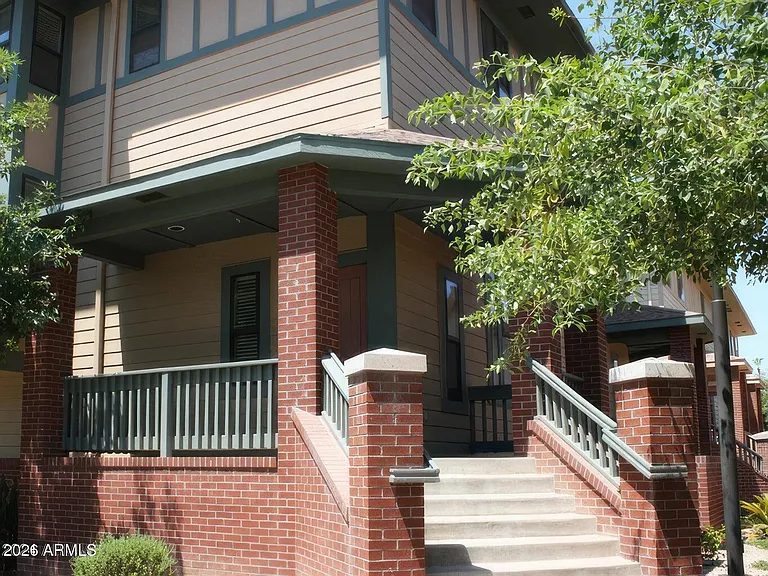 772 S Beck Ave — Photo 4