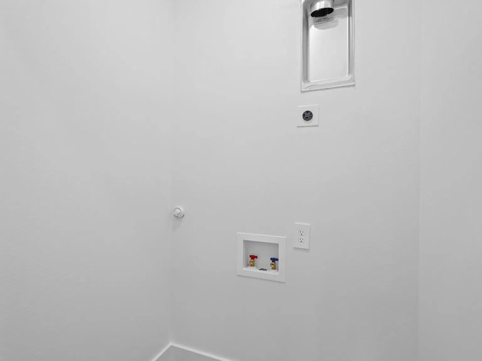 3 bed, 2.5 bath, 1750 sqft, $2,600 — Photo 4