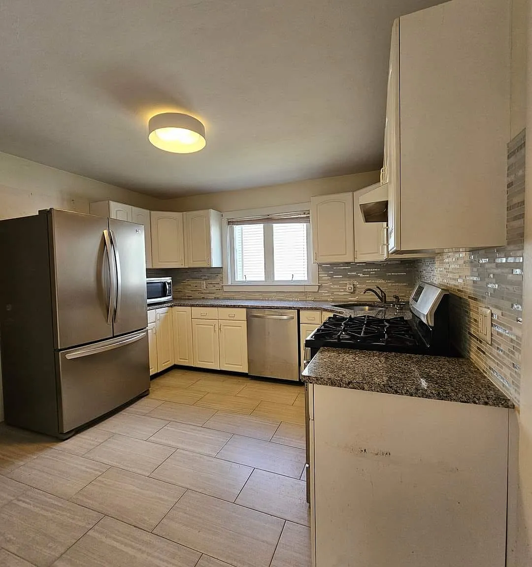1 bed, 950 sqft, $2,700 — Photo 2