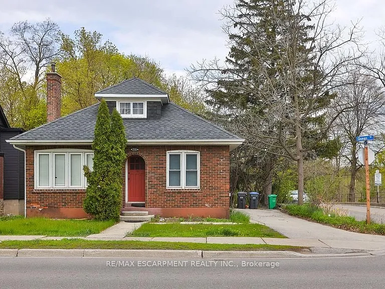 311 Queen St S — Photo 42