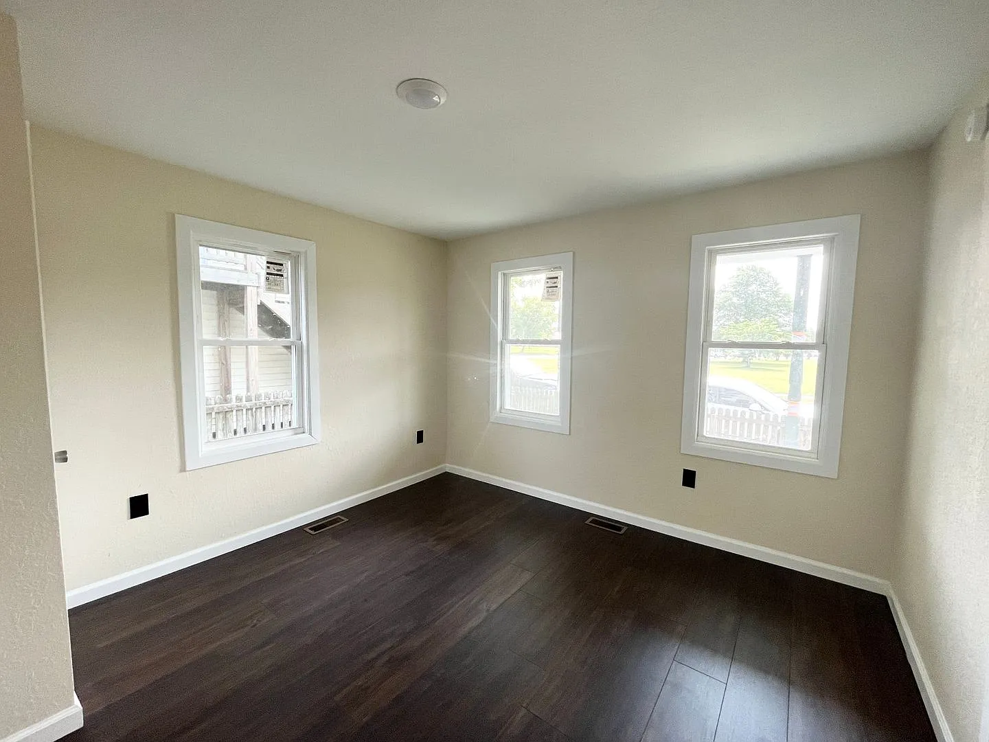 309 Harney Street — Photo 2
