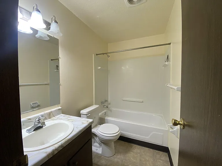 Kimberly Club Apartments — Photo 157