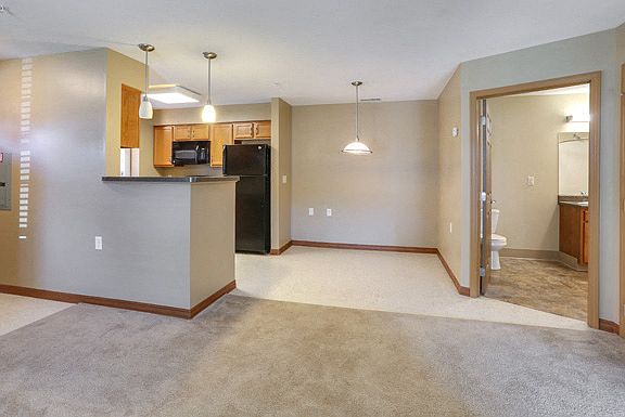 1 Bedroom Unit - Kitchen and Dining Area