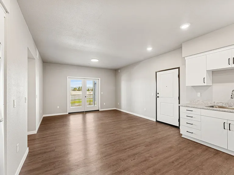 Centennial Gardens Apartments — Photo 12