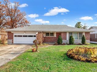 1510 Starling Dr, Saint Louis, MO 63126
