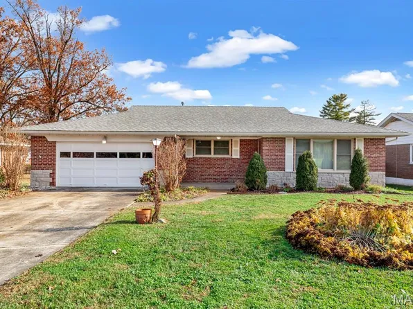 1510 Starling Dr, Saint Louis, MO 63126