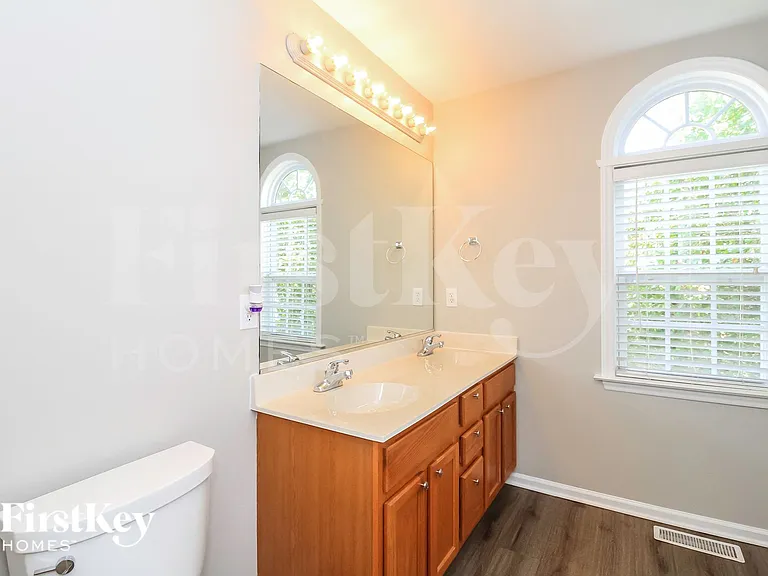 2648 Wynbrook Dr — Photo 10
