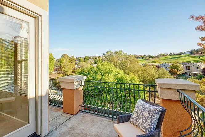5325 Silver Point Way — Photo 2