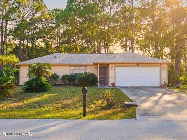 852 Lamplighter Dr NW, Palm Bay, FL 32907