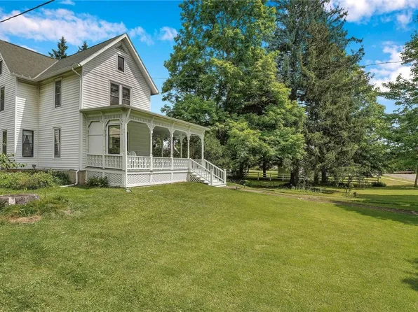 7 Vorhis St, Friendship, NY 14739