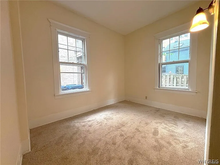 18 Irving Pl — Photo 9