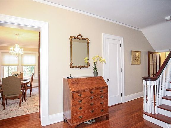 4th image of 28 W Thruston Blvd