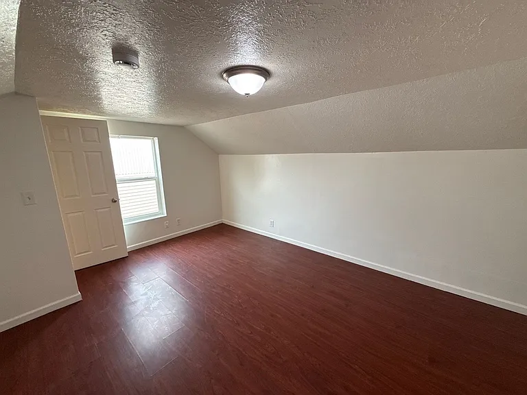 926 SE Uglow Ave #2 — Photo 17