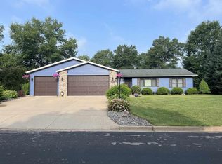 909 17th St, Mosinee, WI 54455