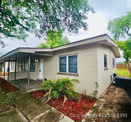 611 Avenue G SE Photo 1